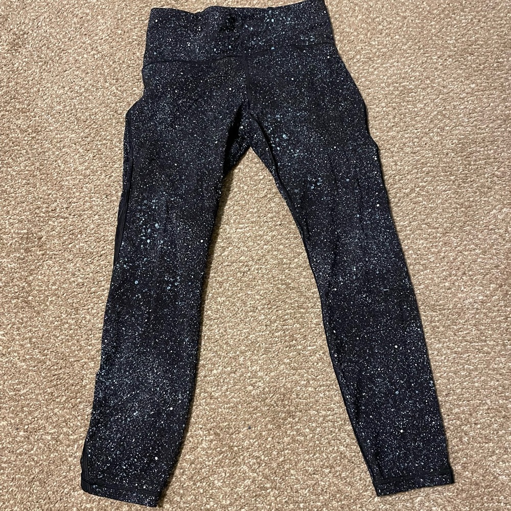 Lululemon train time leggings 7/8 length. Size 8